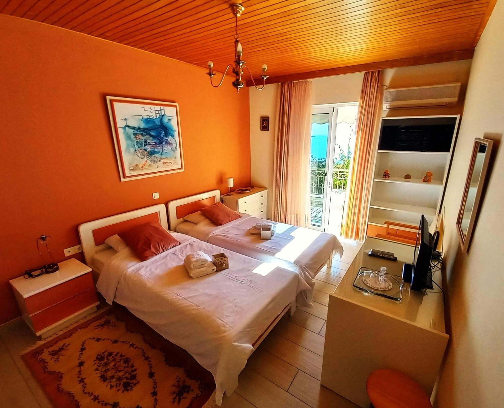Villa "Eva" - Entire Beachfront Holiday Home - 4S Agia Marina  Екстериор снимка