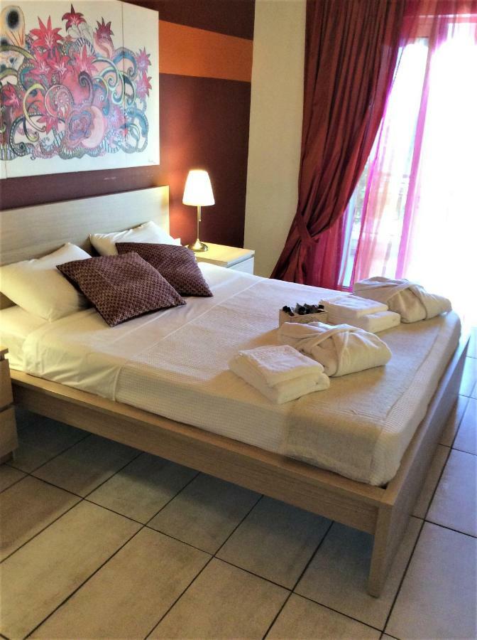 Villa "Eva" - Entire Beachfront Holiday Home - 4S Agia Marina  Екстериор снимка